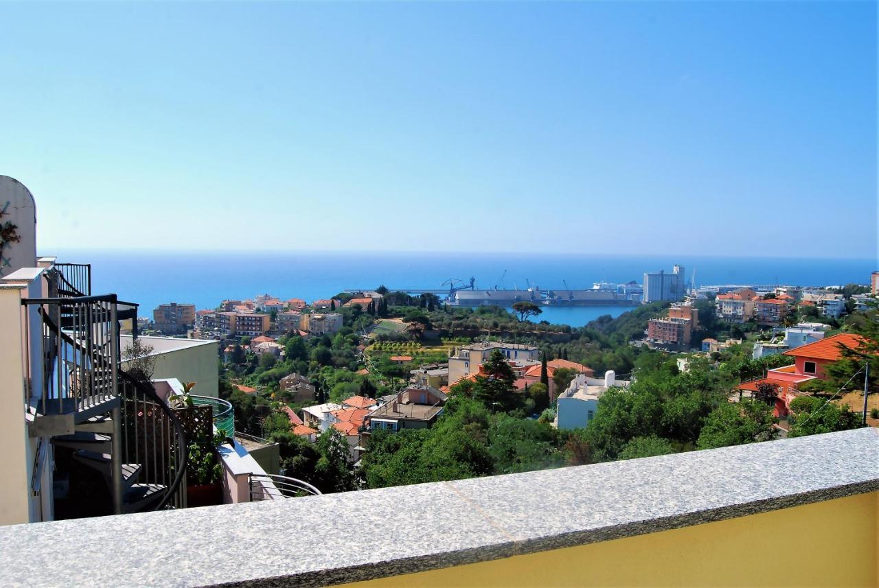 Yellow House Villa Albissola Marina Exterior photo